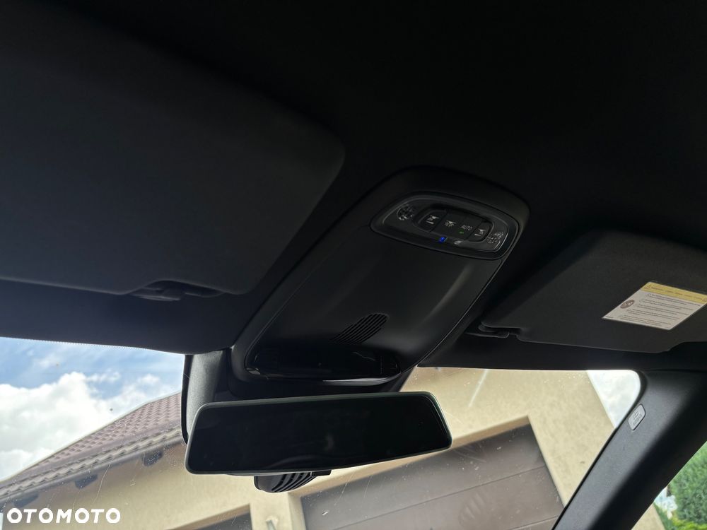 Volvo V40 D4 Drive-E R-Design Momentum - 19