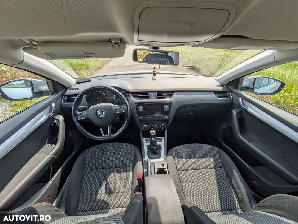 Skoda Octavia 1.6 TDI Ambition - 11