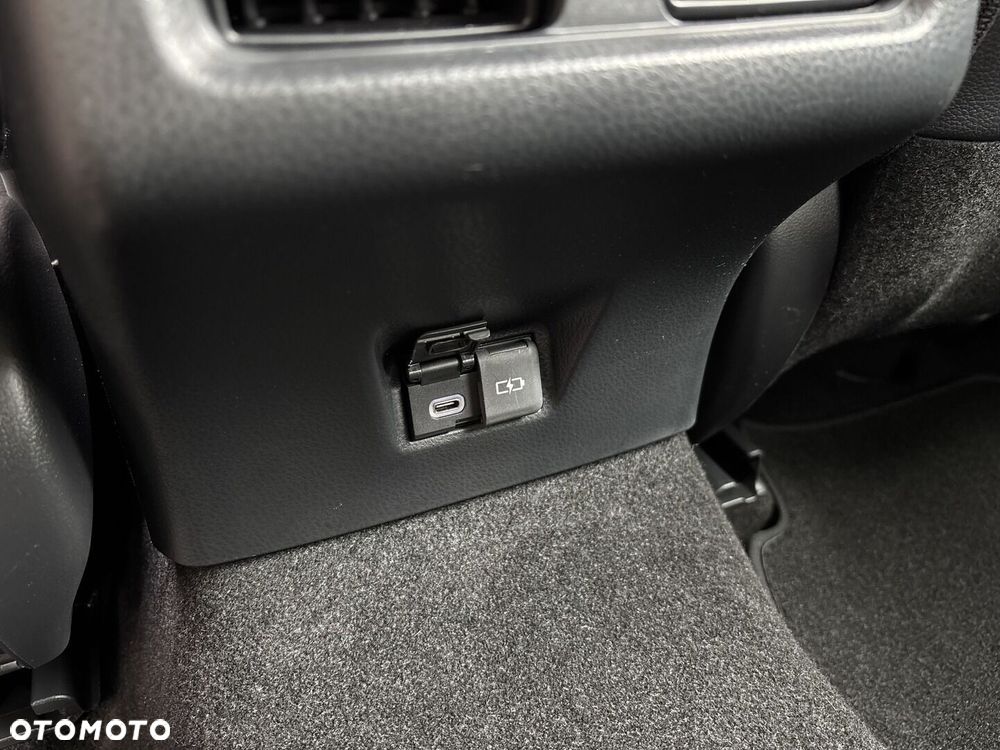 Toyota Camry - 16