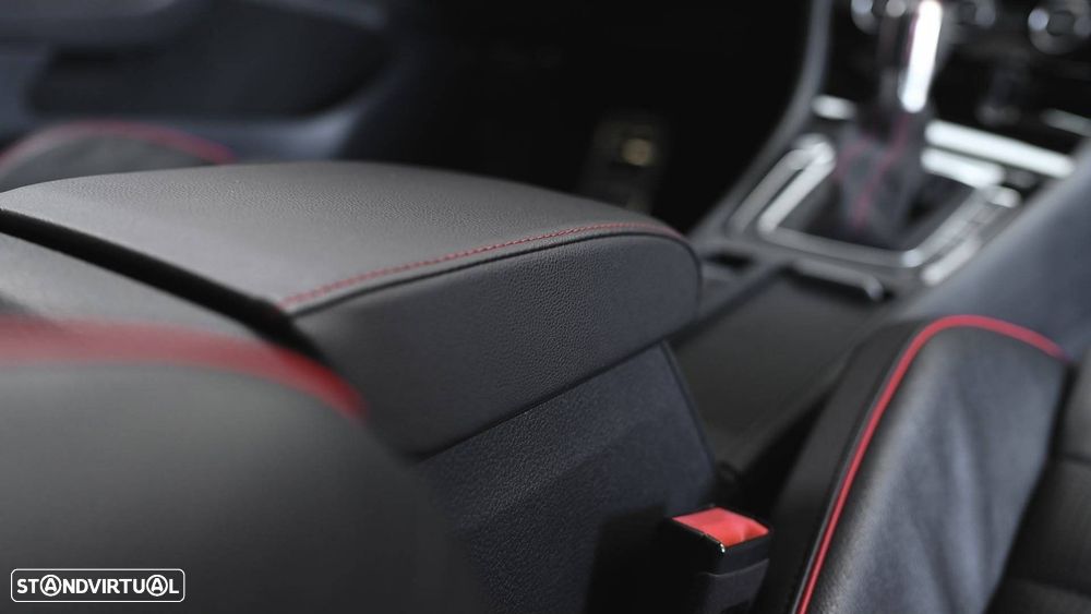 VW Golf GTI TCR 2.0 TSI OPF DSG - 45