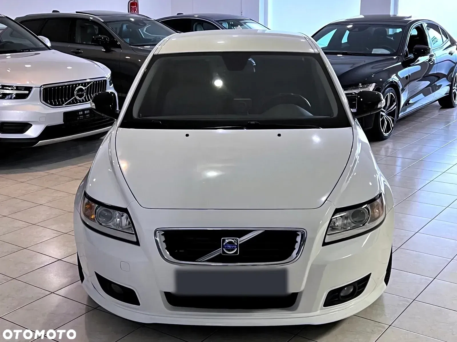 Volvo V50 D2 R-Design - 13
