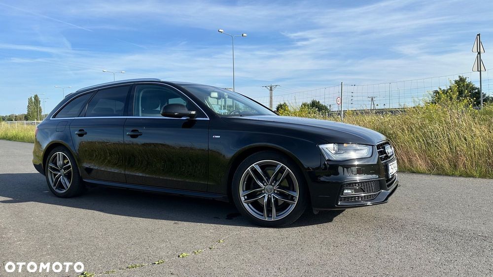 Audi A4 Avant 2.0 TDI DPF clean diesel quattro S tronic S line Sportpaket - 2