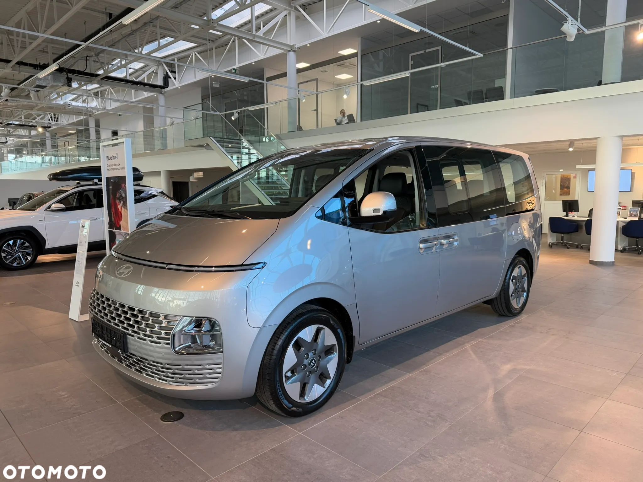Hyundai Staria - 1