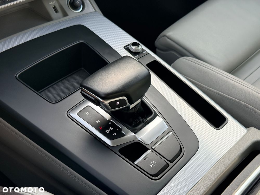 Audi Q5 40 TDI quattro S tronic S line business - 39