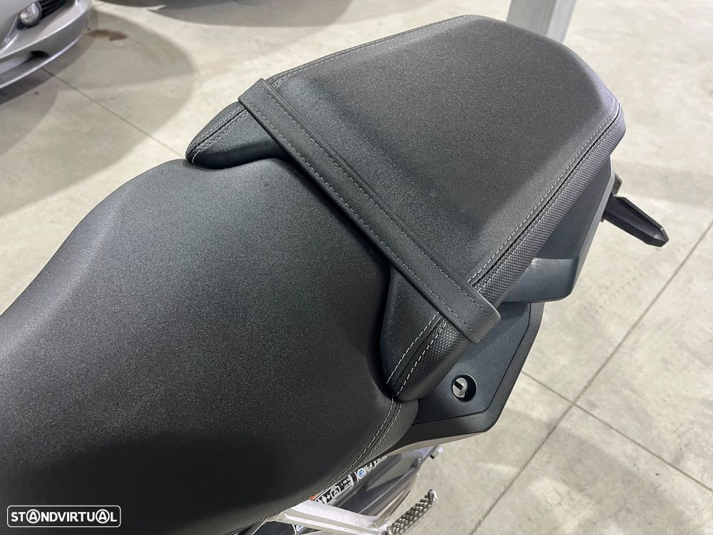 Honda CB 650R - 20