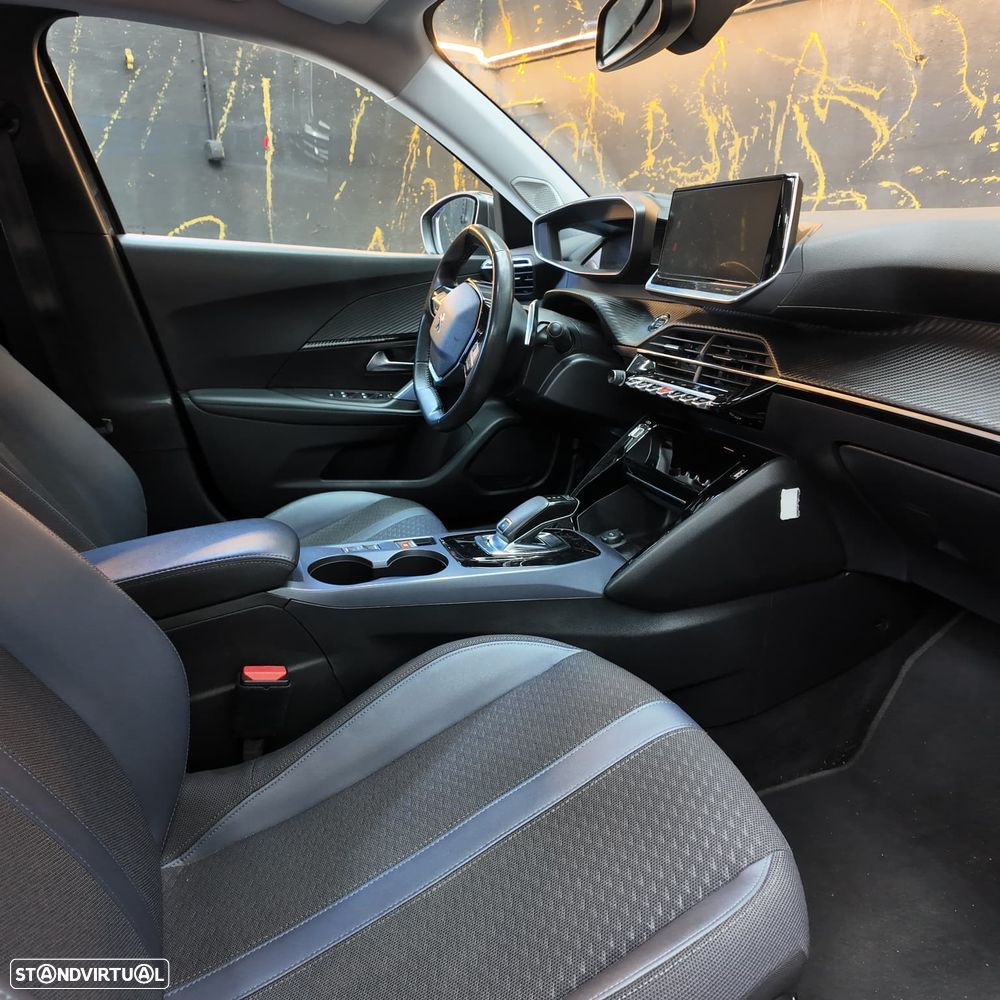 Peugeot 2008 PureTech 130 EAT8 Allure - 9