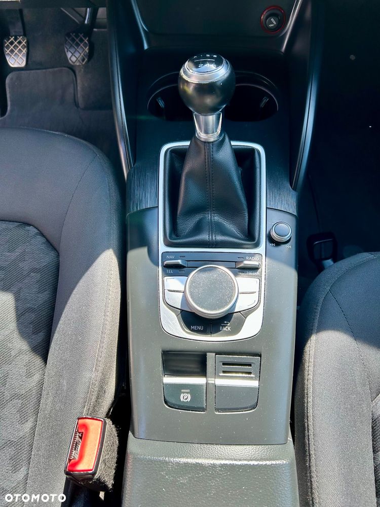 Audi A3 ver-1-6-tdi-sportback - 12