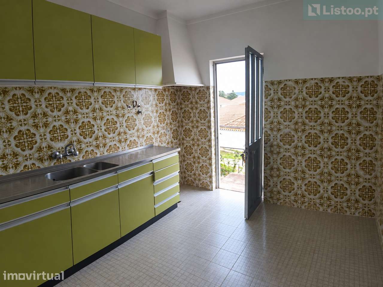T3 com Sótão, Logradouro, forno exterior, Terraço e Garagem | Alcácer - Grande imagem: 5/47