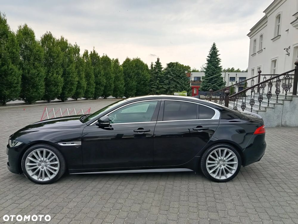 Jaguar XE D180 R-Dynamic S - 14