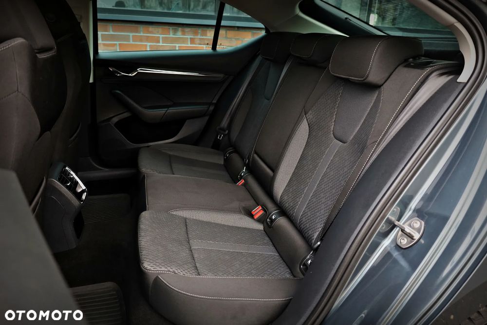 Skoda Octavia 2.0 TDI Style DSG - 23