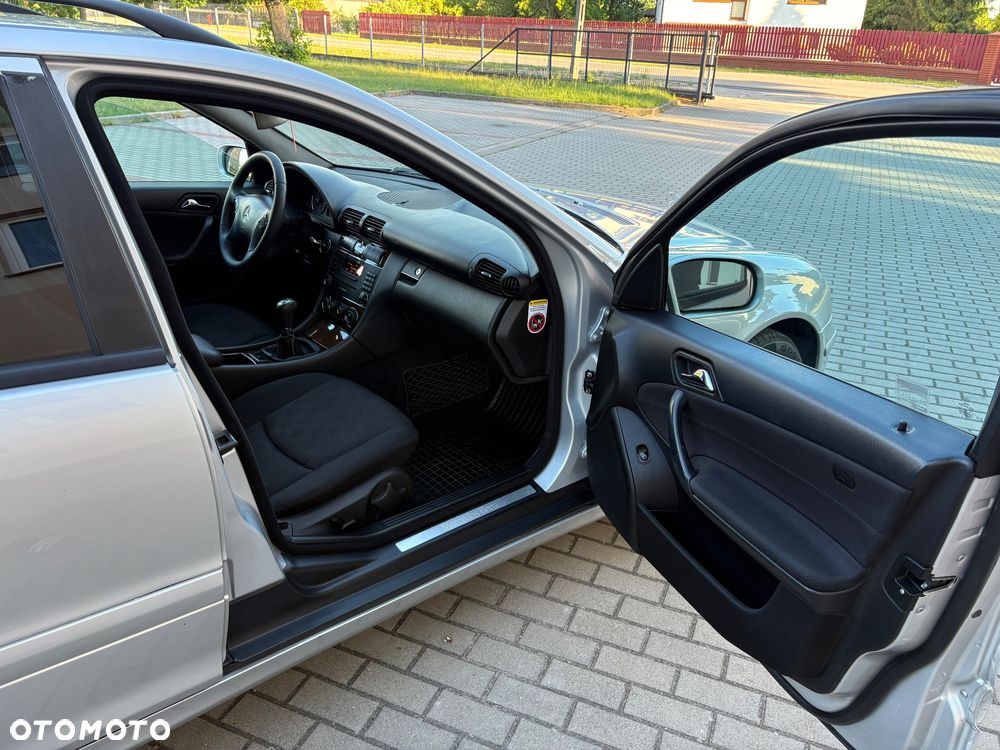 Mercedes-Benz Klasa C 200 CDI Elegance - 26