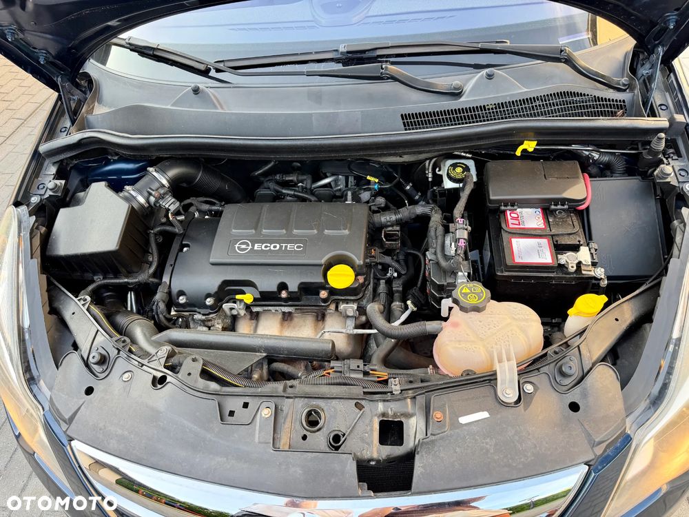 Opel Corsa 1.4 16V Cosmo - 14