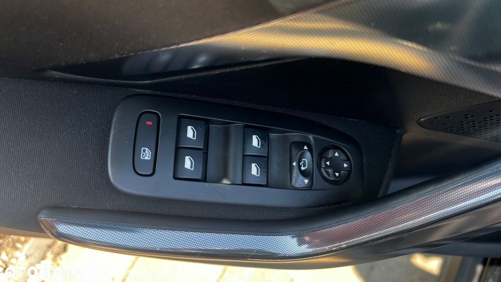 Peugeot 2008 BlueHDi FAP 120 STOP & START Allure - 29