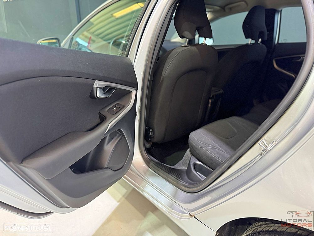 Volvo V40 1.6 D2 Momentum Powershift Eco - 15