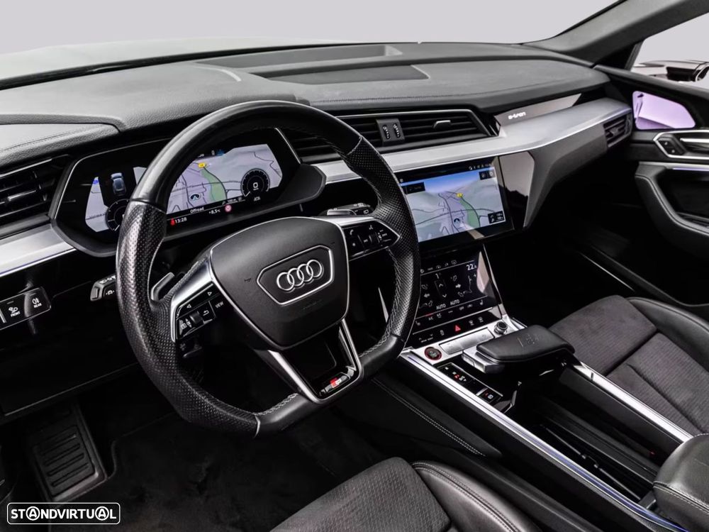 Audi e-tron - 11