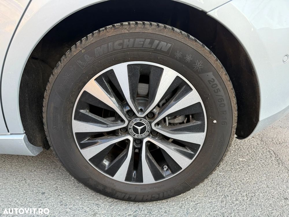 Mercedes-Benz A 200 7G-DCT - 14