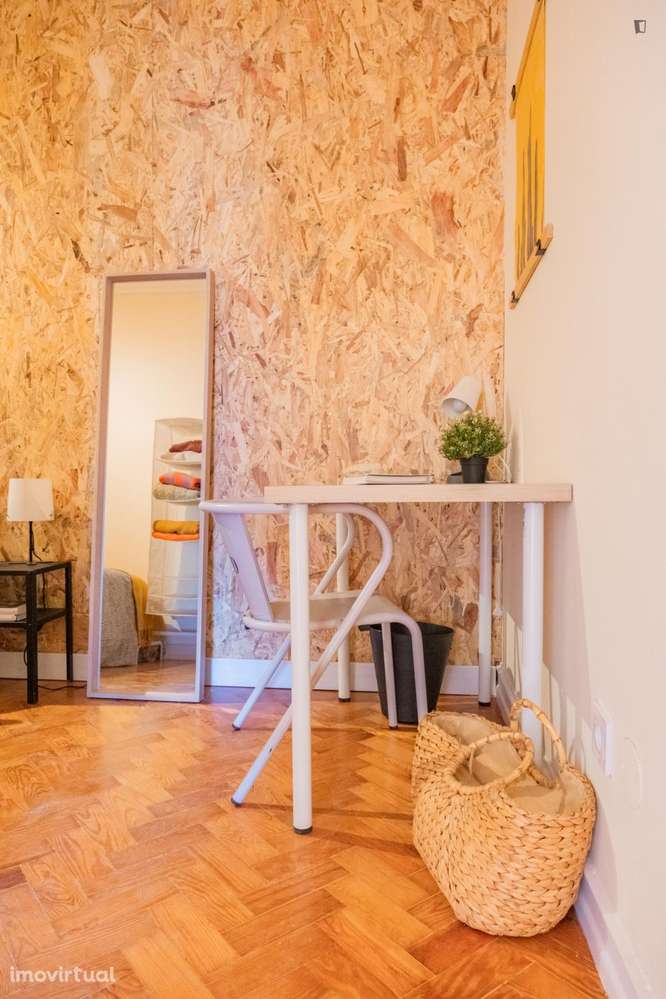 Quarto - localizado em Roma-Areeiro Lisbon - Grande imagem: 4/12