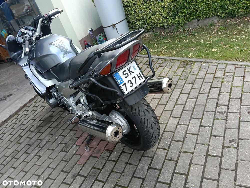 Yamaha FJR - 2