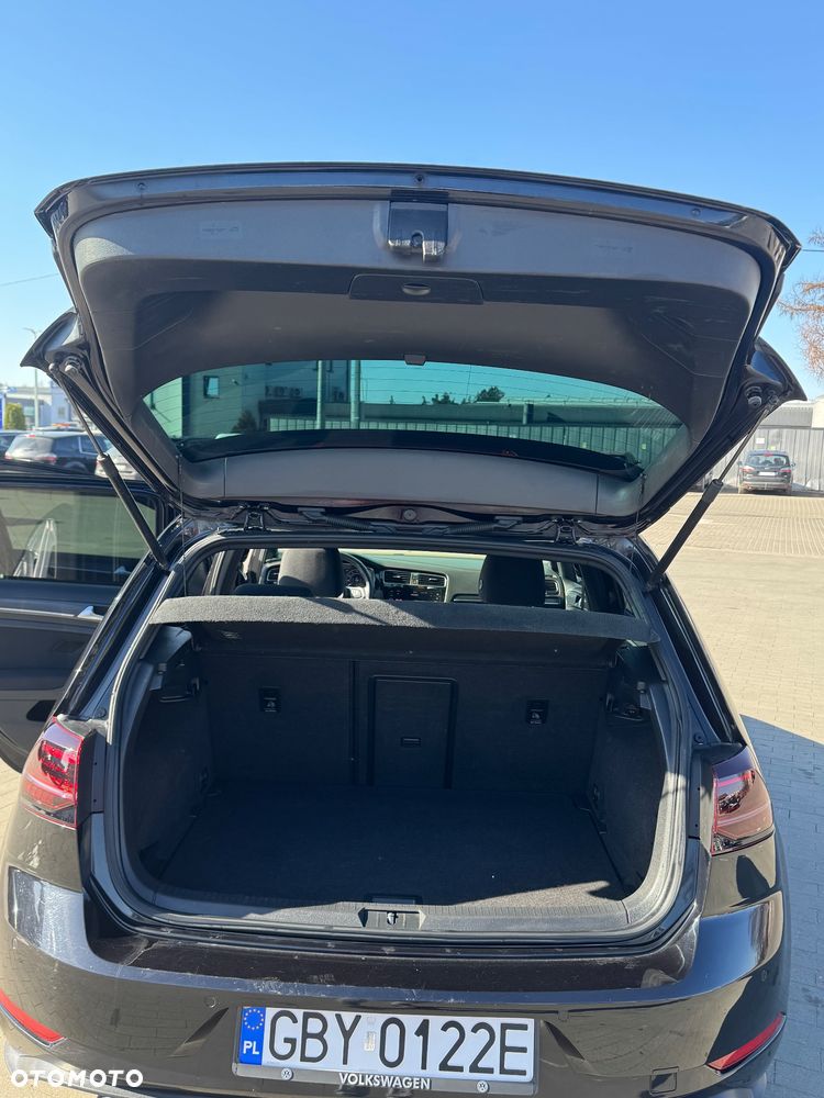Volkswagen Golf - 11