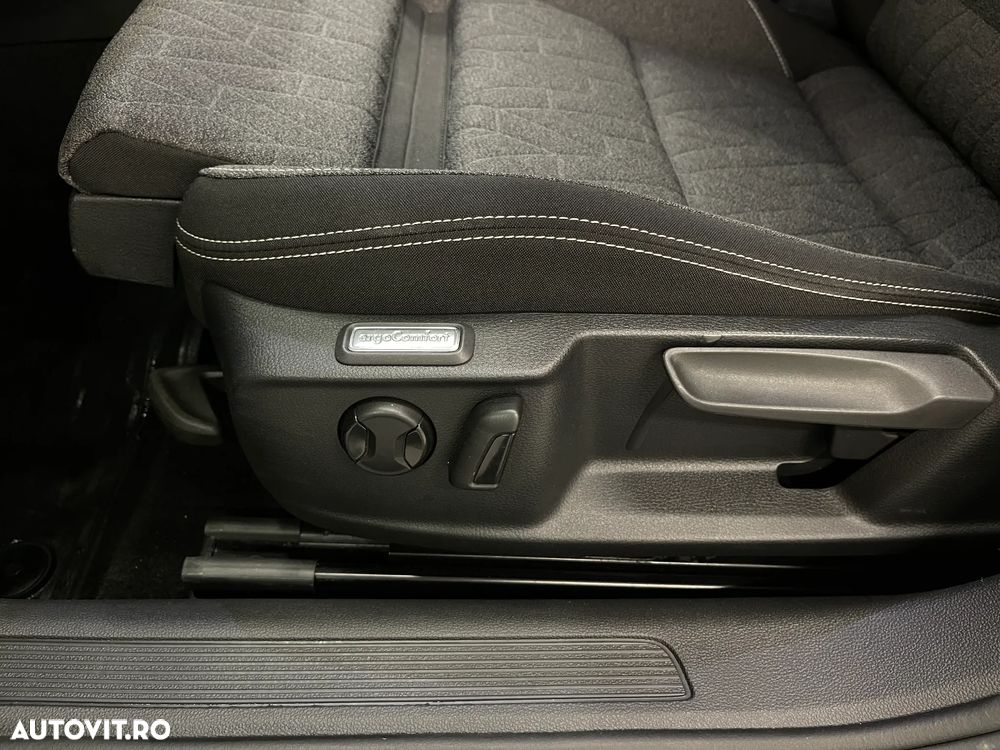 Volkswagen Passat 2.0 TDI DSG Comfortline - 23