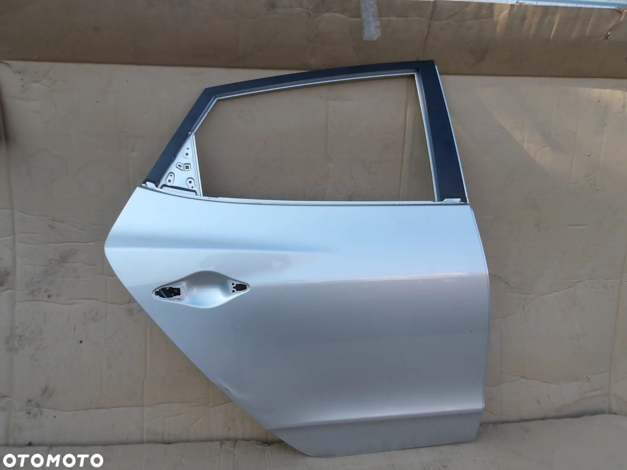 DRZWI PRAWY TYL HYUNDAI IX35 - 1
