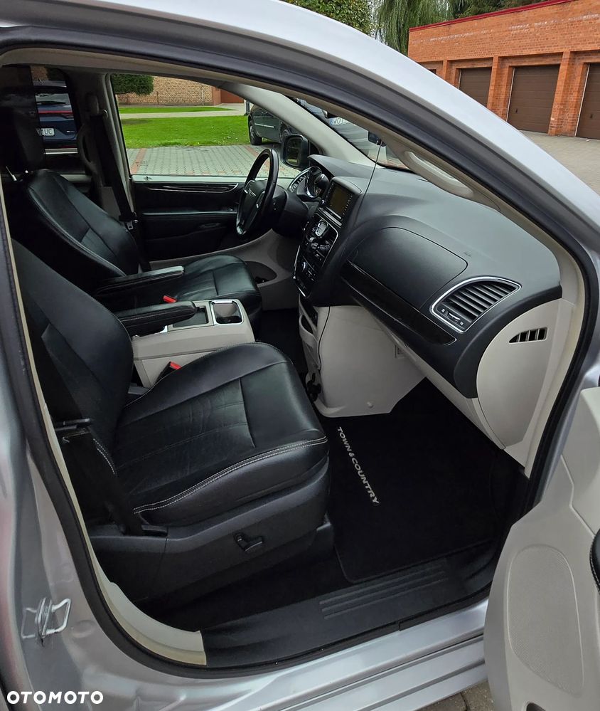Chrysler Town & Country 3.6 Touring - 7