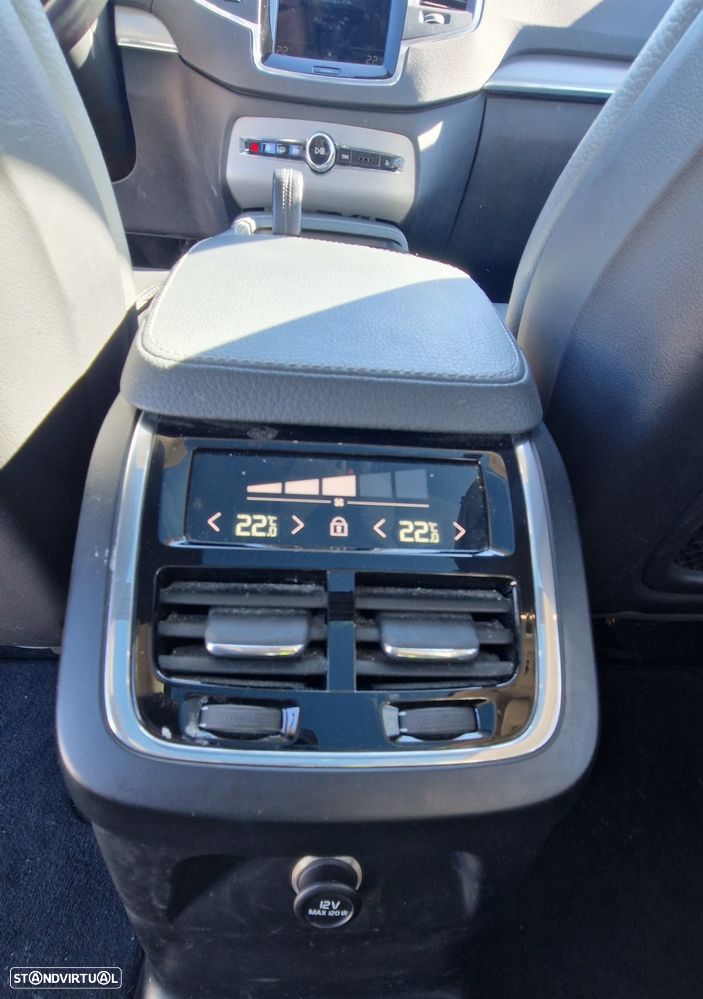 Volvo XC 90 2.0 T8 PHEV Momentum Plus AWD - 10