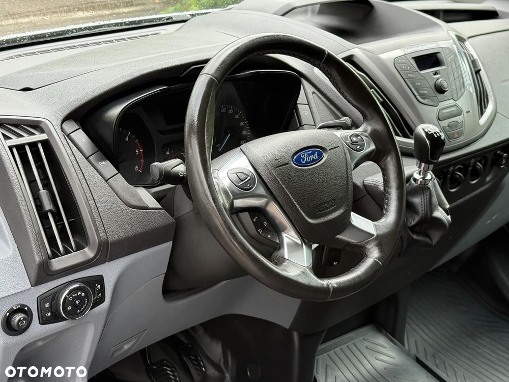 Ford Transit - 25
