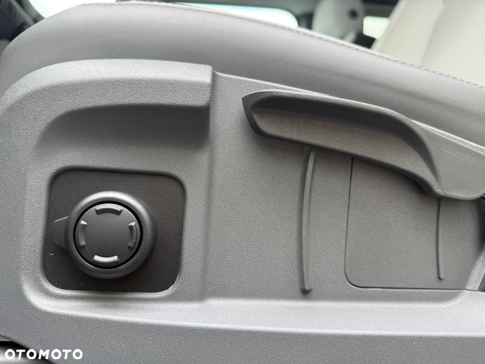 Land Rover Defender 3.0 D250 mHEV S - 14