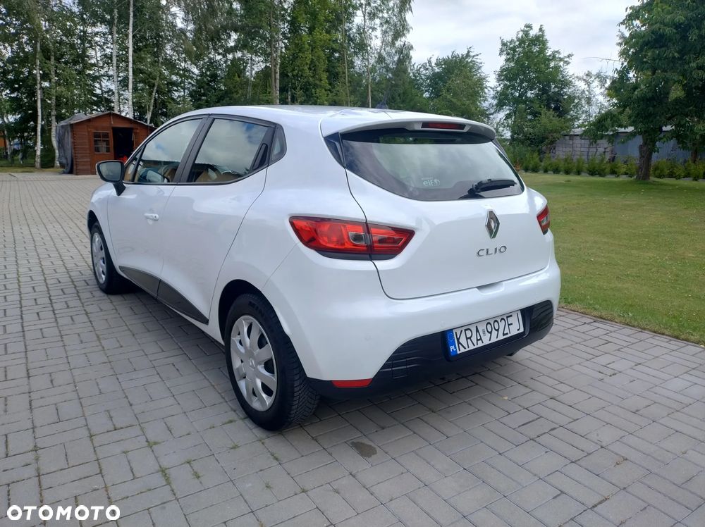 Renault Clio 1.2 16V 75 Life - 6