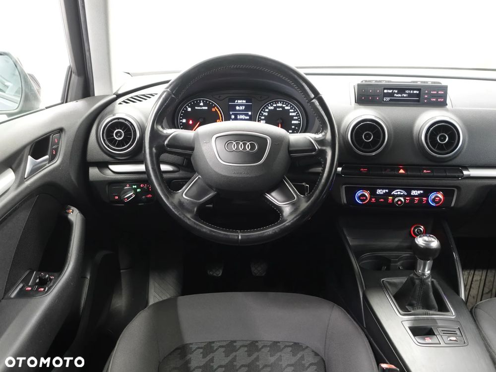 Audi A3 Sportback 2.0 TDI Ambiente - 29