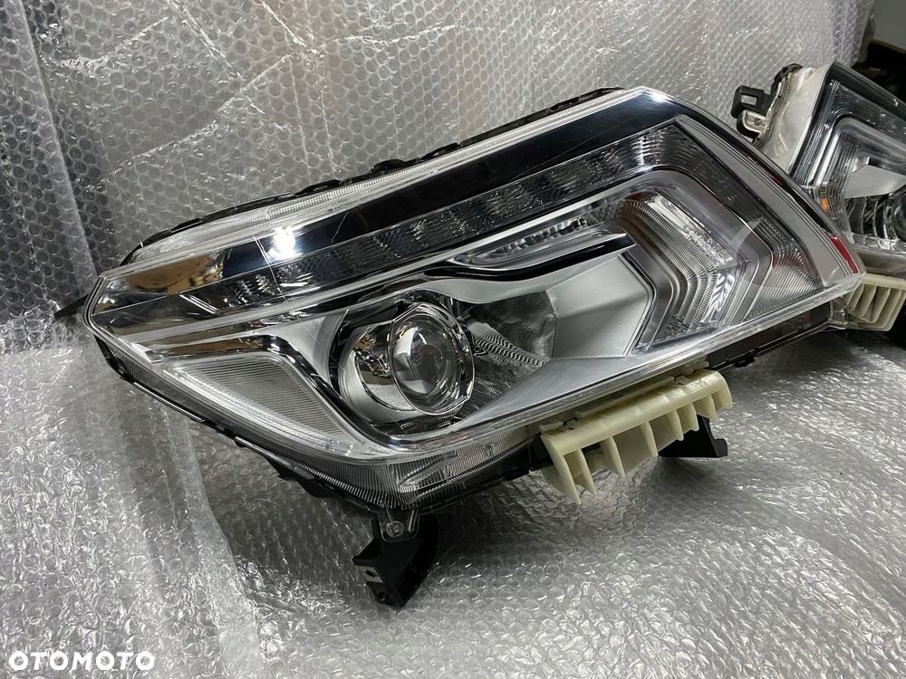 LAMPY PRZÓD NISSAN NAVARA D23 FULL LED XENON NP300 - 2