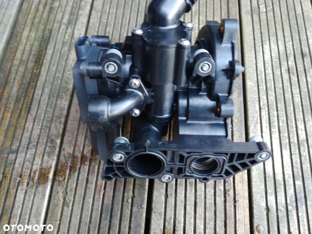TERMOSTAT 06L121111J WODY AUDI VW SEAT SKODA 06L121111H - 12