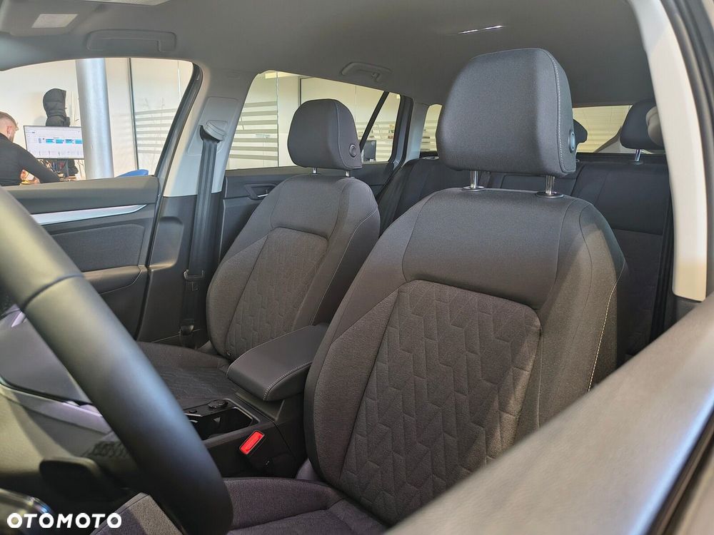 Volkswagen Golf Variant 1.5 eTSI mHEV Life Plus DSG - 20