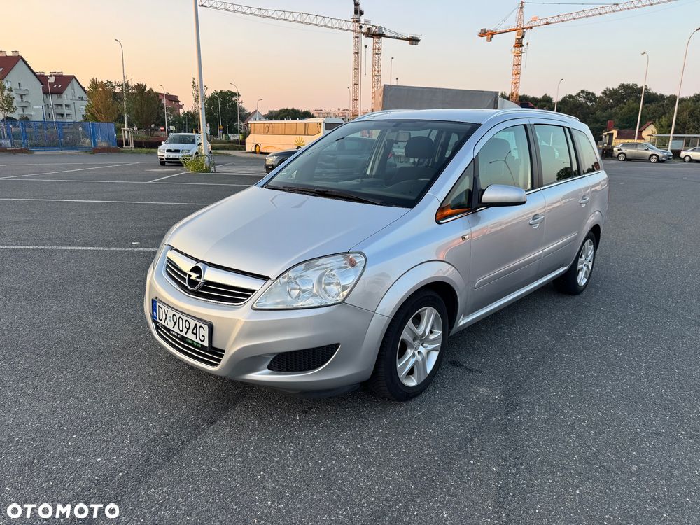 Opel Zafira - 1