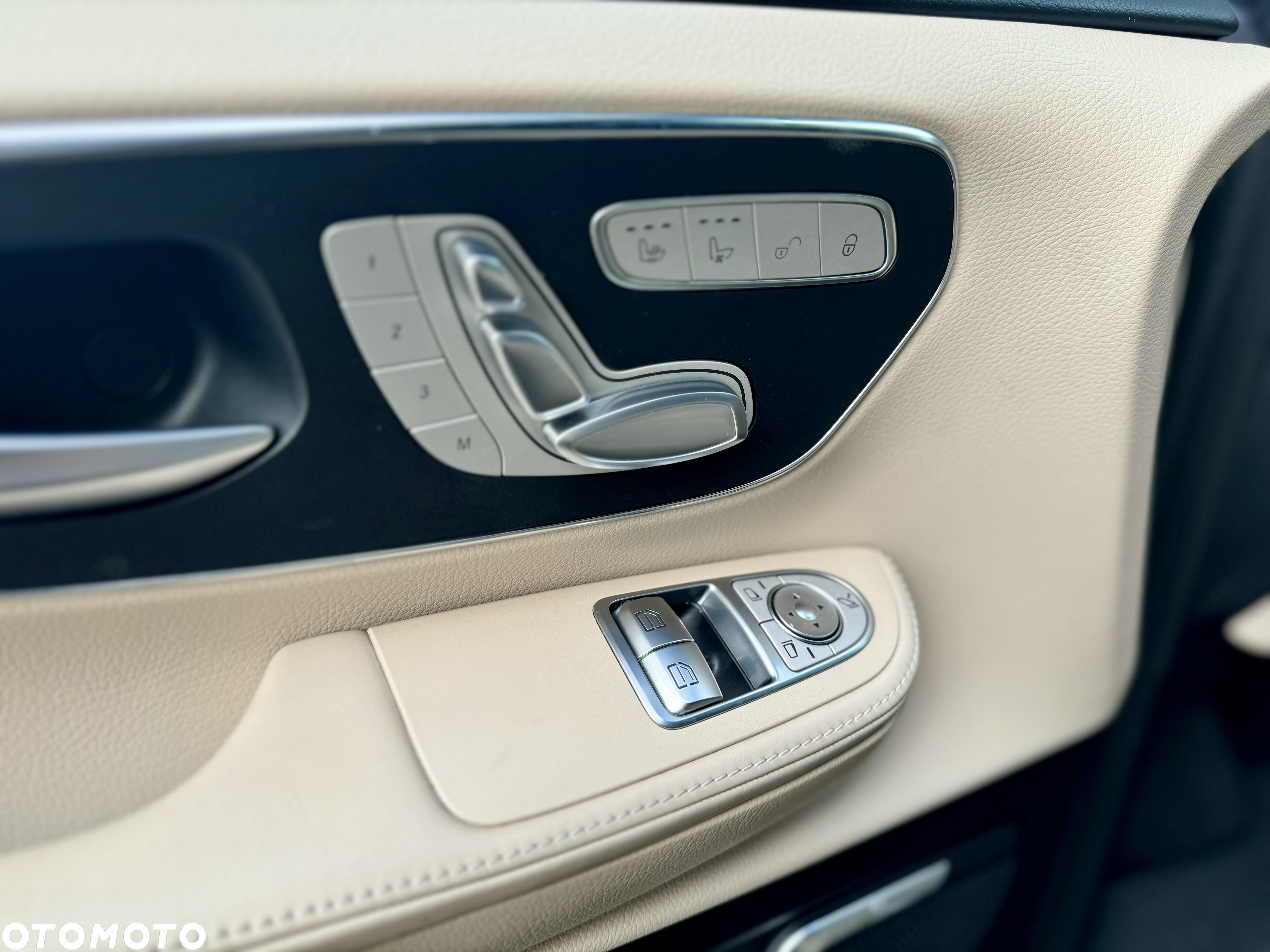 Mercedes-Benz Klasa V 300 d Exclusive 9G-Tronic (d³ugi) - 16