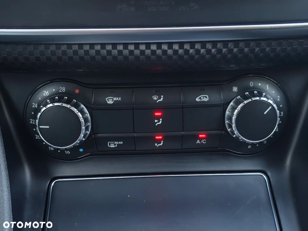 Mercedes-Benz Klasa A 180 7G-DCT AMG Line - 21