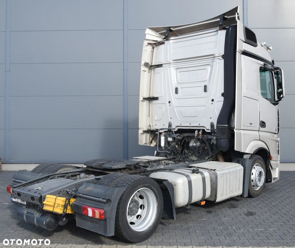 Mercedes-Benz Actros - 13