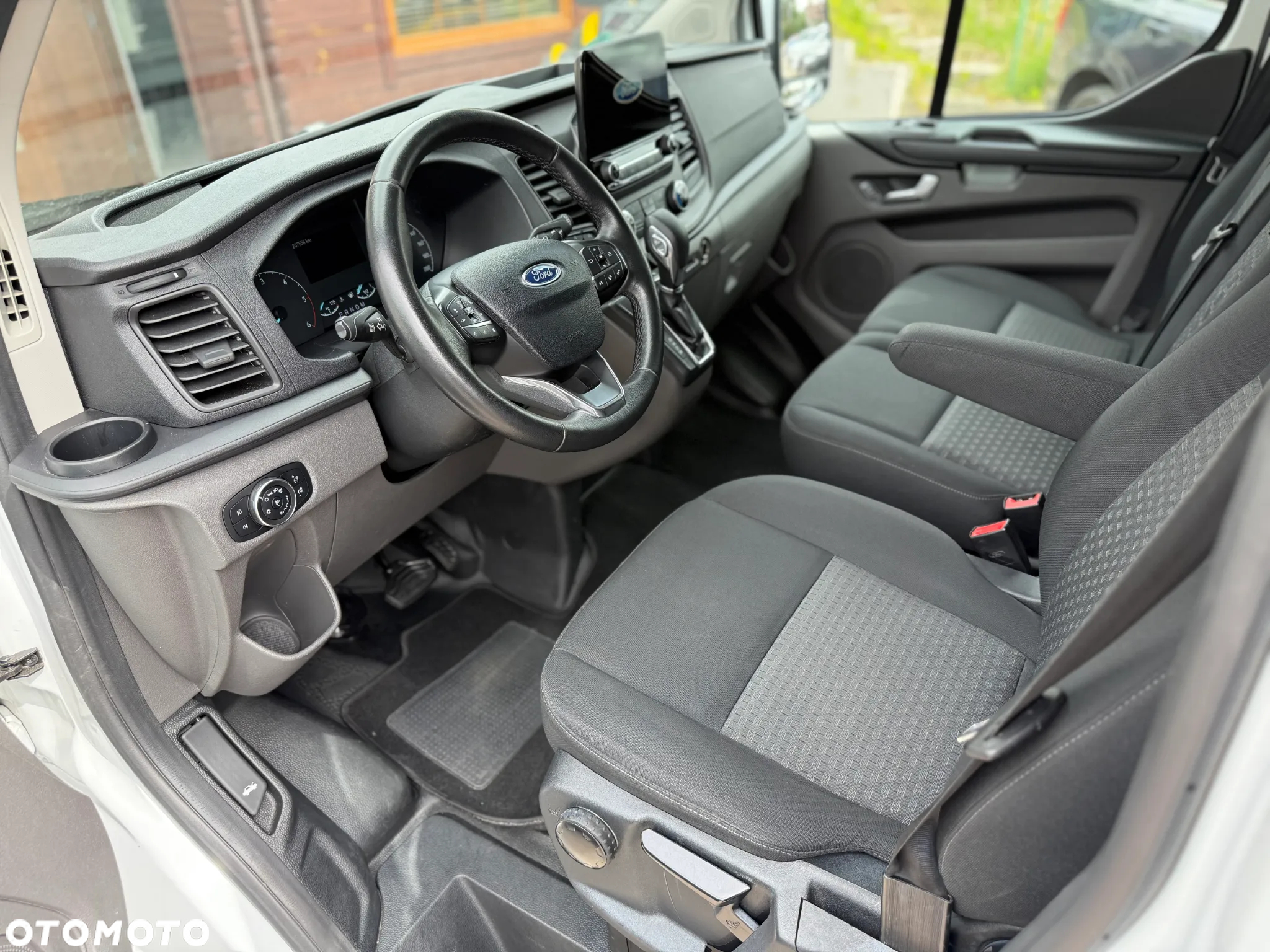 Ford Transit Custom 340 L2H2 VA Autm Nugget Plus - 18
