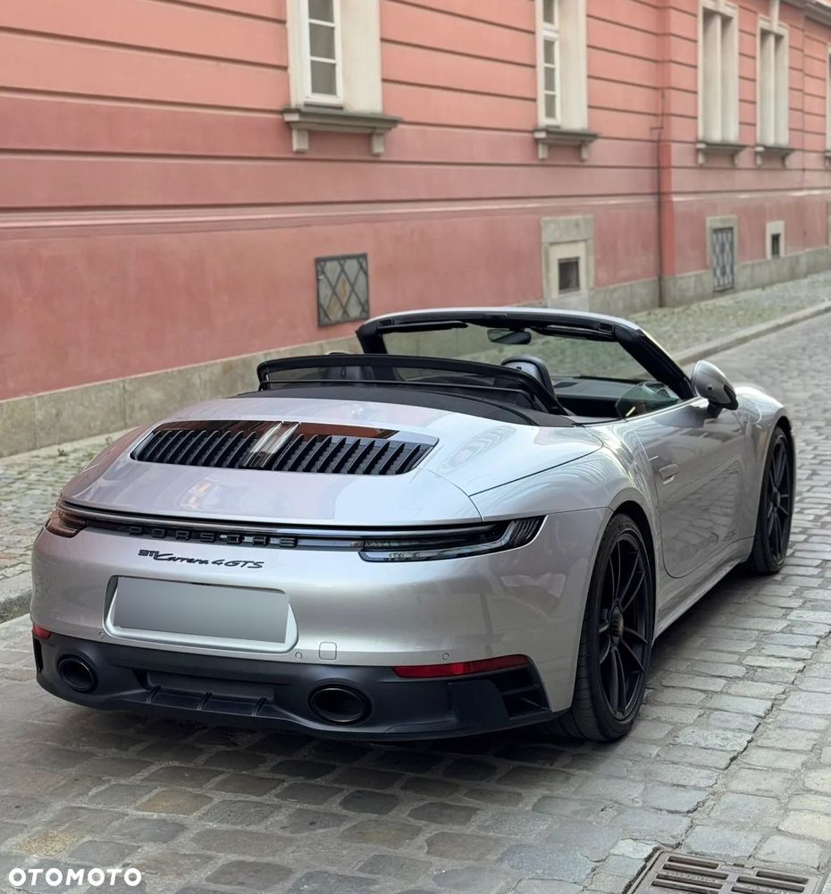 Porsche 911 Carrera 4 GTS - 8