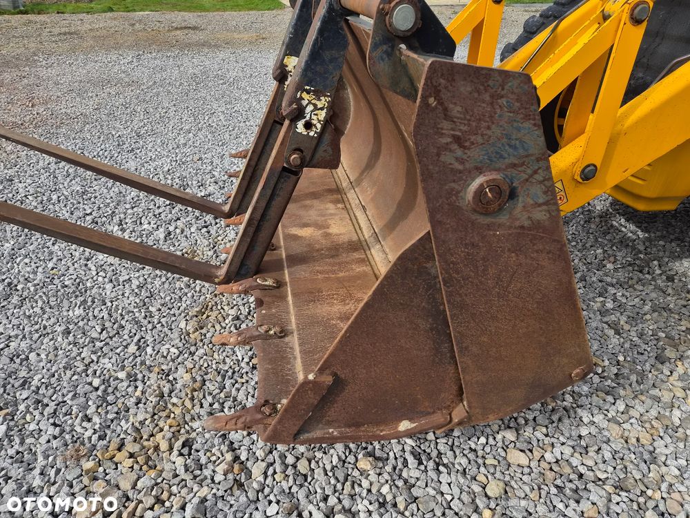 JCB 3CX - 16