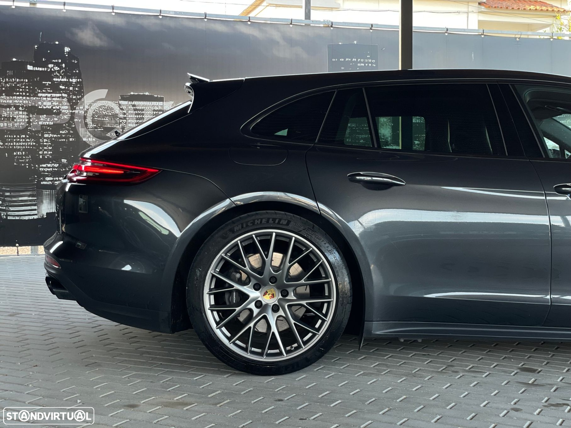 Porsche Panamera Sport Turismo 4 E-Hybrid - 11