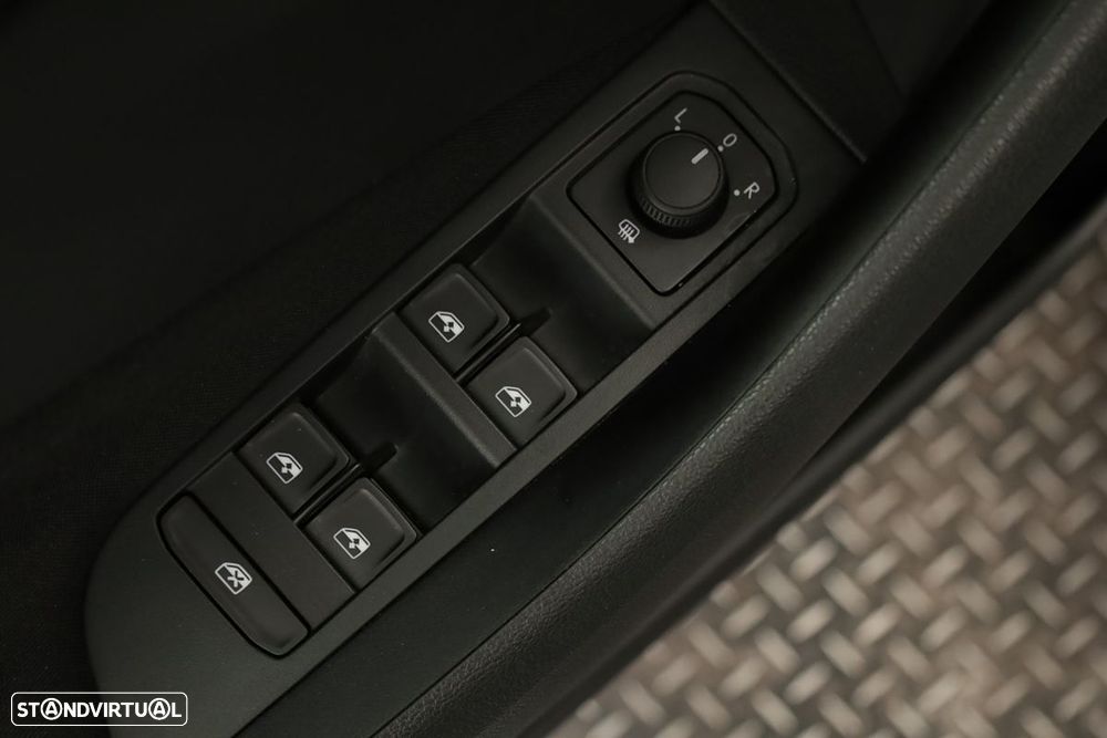 Skoda Kamiq 1.0 TSI Selection DSG - 19