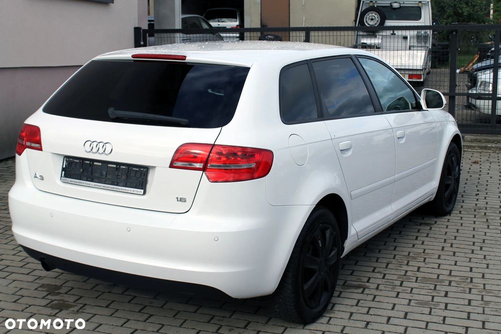 Audi A3 Sportback 1.6 Ambiente - 5