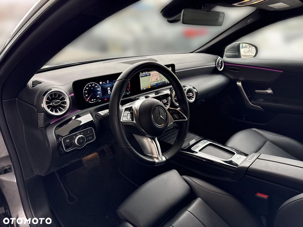 Mercedes-Benz CLA - 12