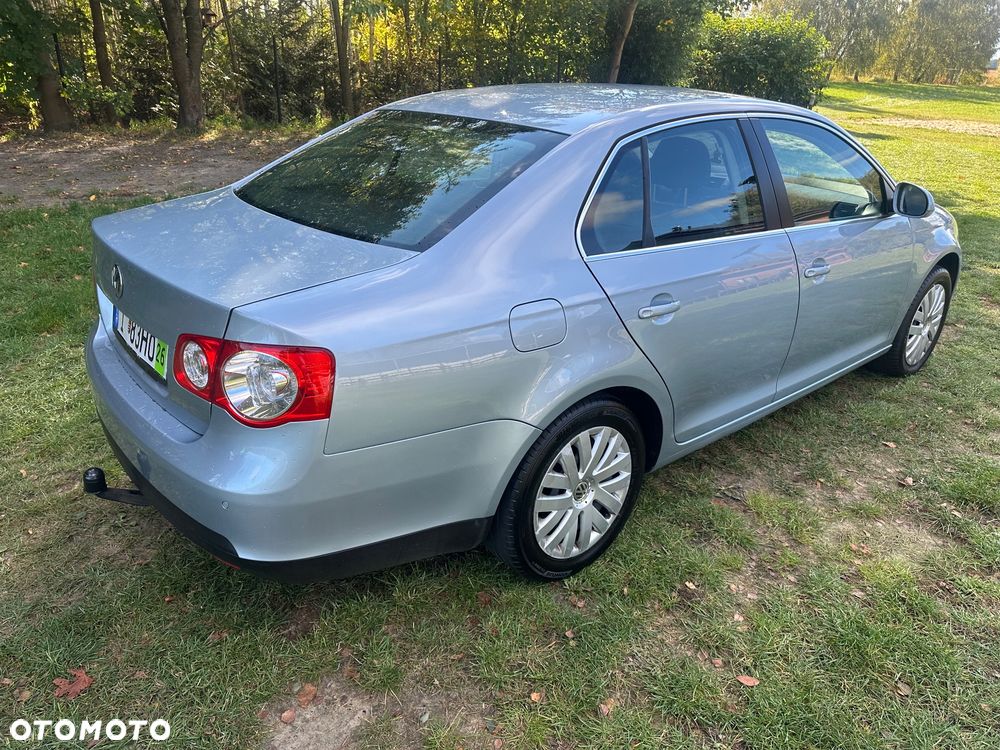 Volkswagen Jetta - 14