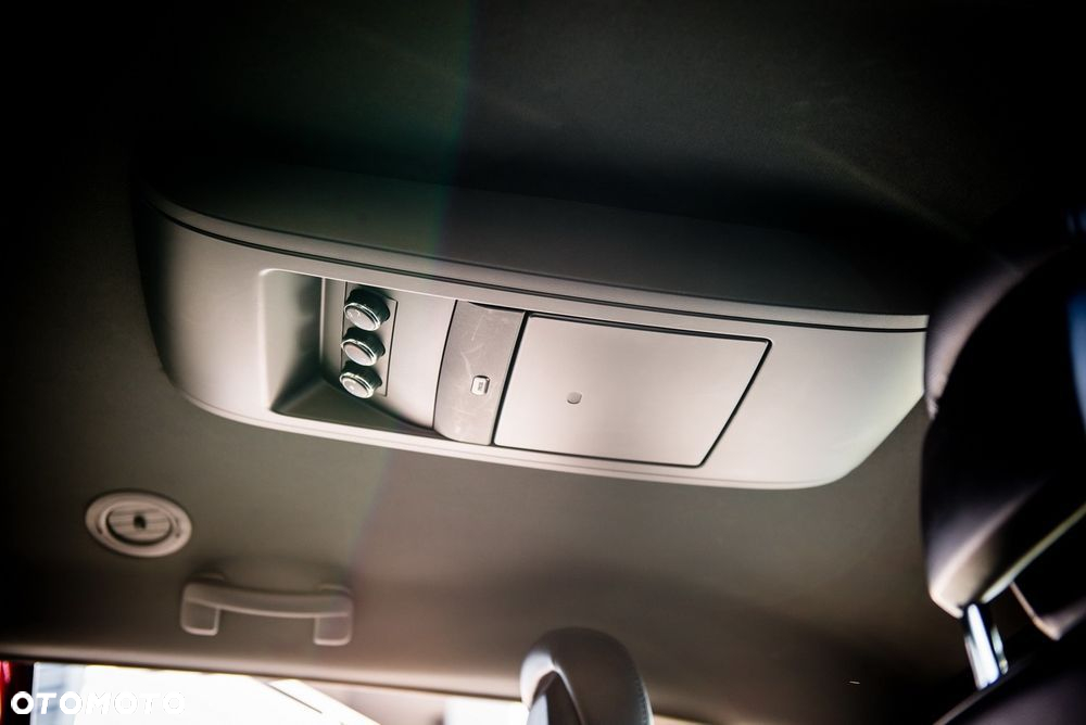 Dodge Caravan - 10