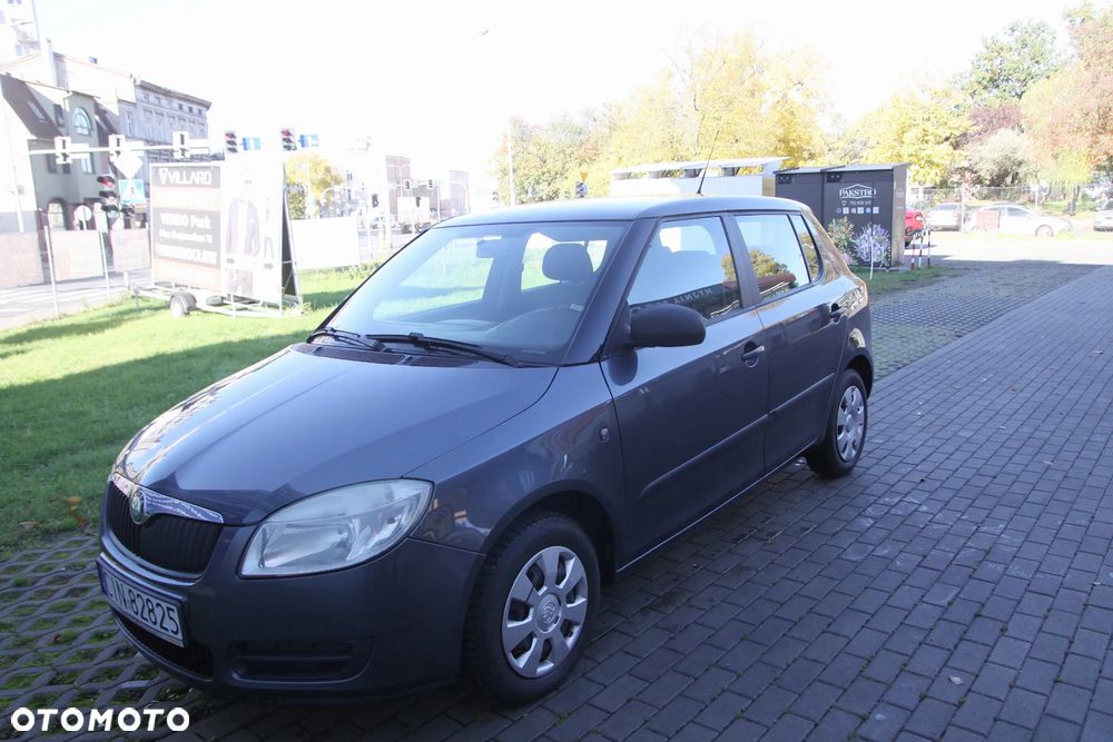 Skoda Fabia 2010 photo 4