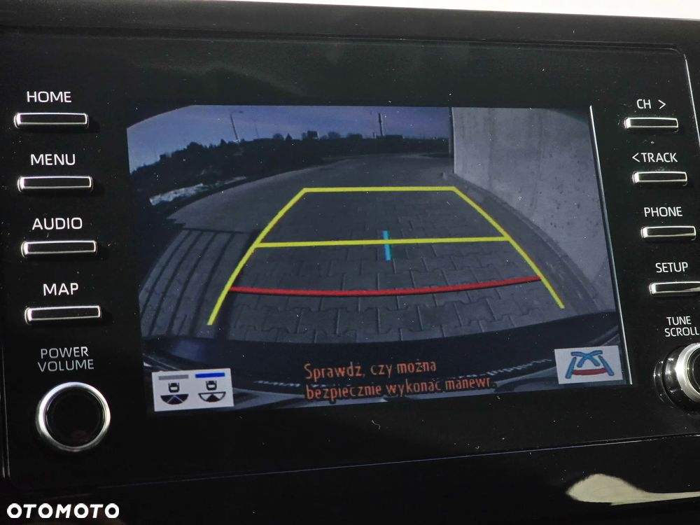 Toyota Camry 2.5 Hybrid Comfort CVT - 24