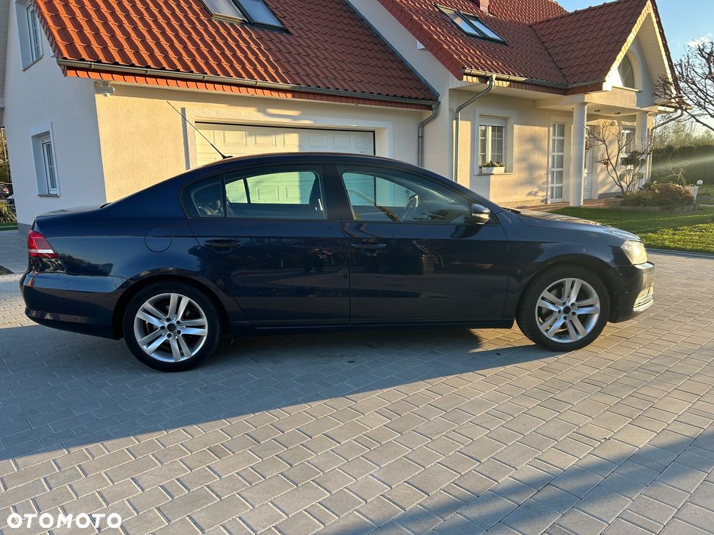 Volkswagen Passat 2.0 TDI DSG BlueMotion Technology Comfortline - 8
